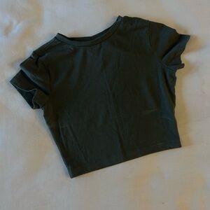 Wild fable cropped t shirt in green - size (xs)